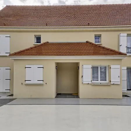Des Parcs 2 Hébergement de vacances Villeneuve-Saint-Denis